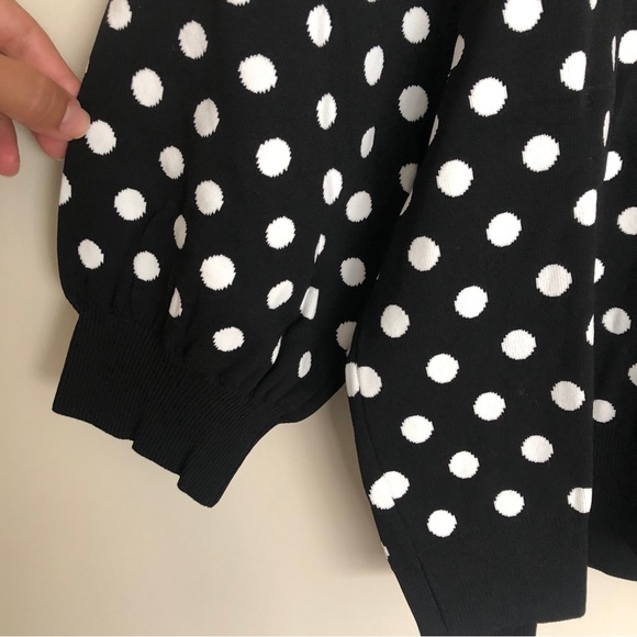 Black and white polka dot knit top. - Picture 8 of 10